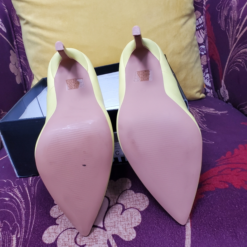 Heels - Picture 2 of 4